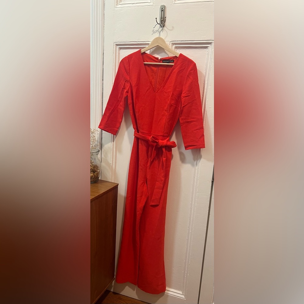 Preston and york size 6 red v-neck jumpsuit perfect for Valentine’s Day!